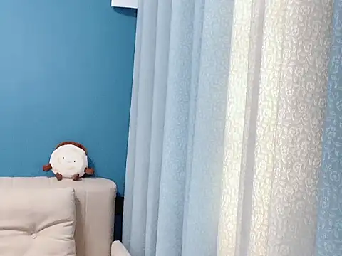 Snapshot of ella55-- chatting on December 14, 1:00 am ella55-- online show from December 14, 1:00 am