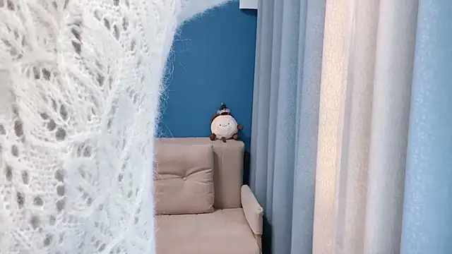 Snapshot of ella55-- chatting on December 19, 1:12 am ella55-- online show from December 19, 1:12 am