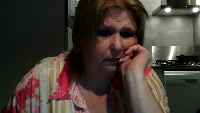 Sylviastar46 online show from March 2, 9:32 pm