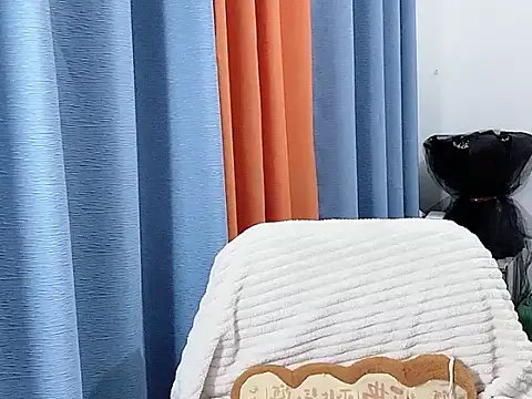 Snapshot of Doris-658 chatting on December 14, 2:06 am Doris-658 online show from December 14, 2:06 am