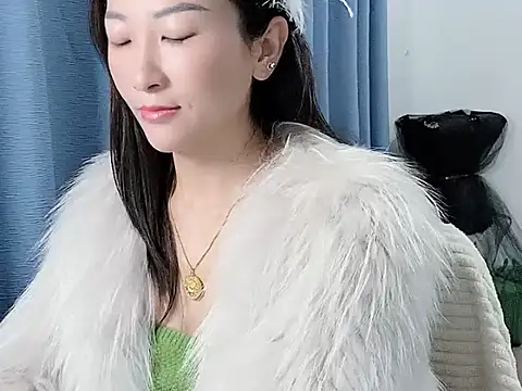 Snapshot of Doris-658 chatting on December 15, 1:32 am Doris-658 online show from December 15, 1:32 am