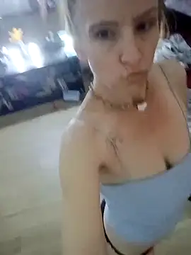 Snapshot of Karebearz1 chatting on November 1, 4:58 am Karebearz1 online show from November 1, 4:58 am