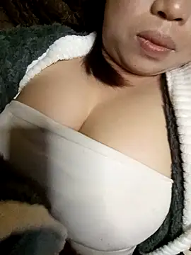 julybe online show from March 4, 5:41 pm