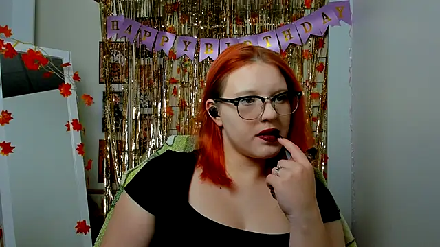 Snapshot of FoxPlayXX chatting on November 11, 9:37 pm FoxPlayXX online show from November 11, 9:37 pm