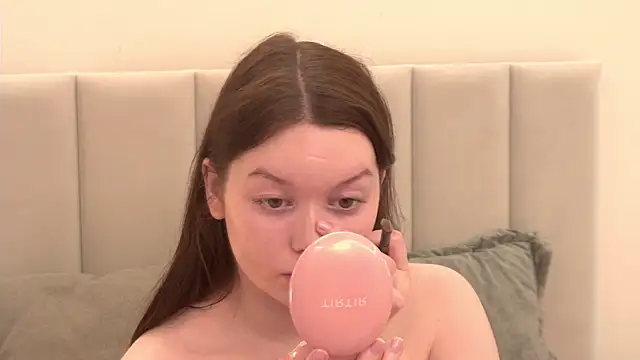 VickiBanx online show from March 25, 4:18 am