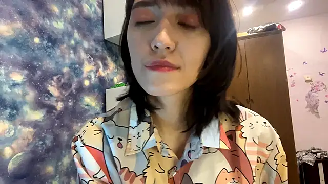 Lala Lush online show from October 29, 4:20 pm