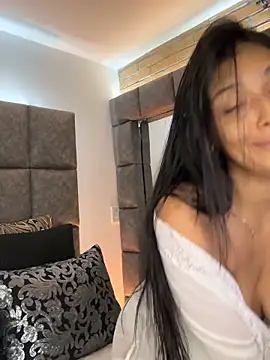 Snapshot of BrigitteVons chatting on March 18, 3:53 am BrigitteVons online show from March 18, 3:53 am