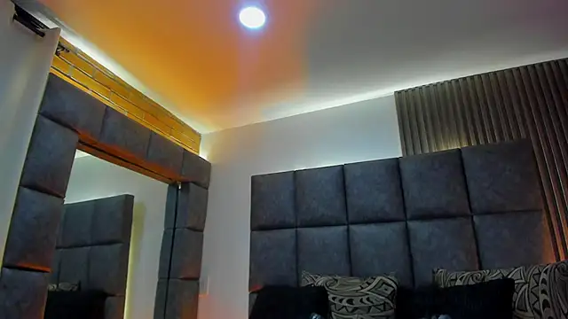Snapshot of BrigitteVons chatting on May 9, 2:28 am BrigitteVons online show from May 9, 2:28 am