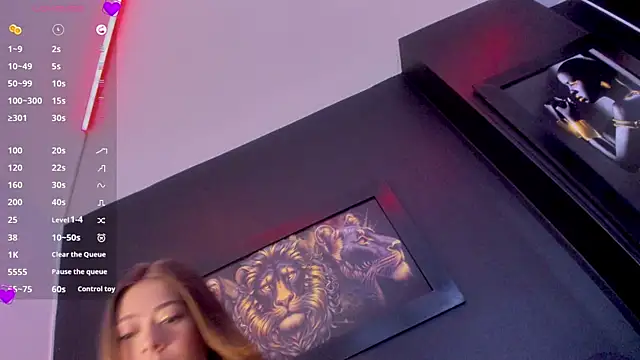 EmmilyClark online show from March 22, 3:48 pm