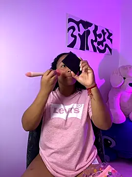 Snapshot of SHAILABROWN chatting on December 5, 4:10 am SHAILABROWN online show from December 5, 4:10 am