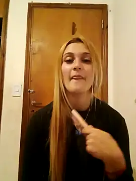 larubia arg online show from October 31, 2:45 am