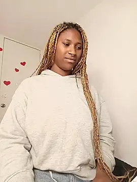 EvonyFoxxx online show from March 4, 4:18 am