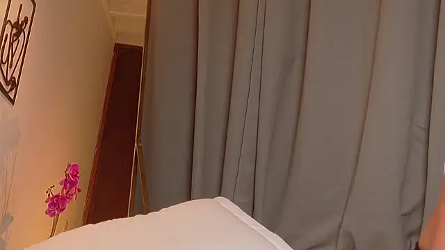 SeleneNova online show from July 28, 4:50 pm