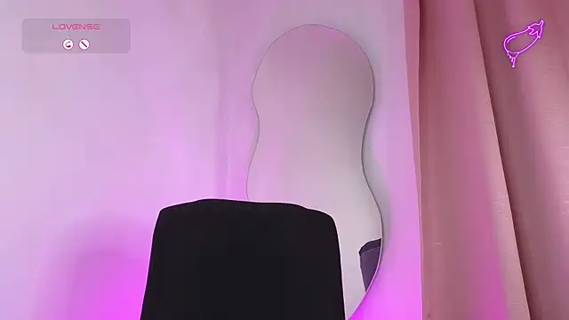 Snapshot of BabyLauritaa chatting on November 18, 9:19 pm BabyLauritaa online show from November 18, 9:19 pm