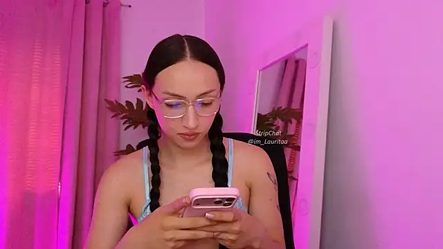 Snapshot of BabyLauritaa chatting on April 17, 7:50 pm BabyLauritaa online show from April 17, 7:50 pm