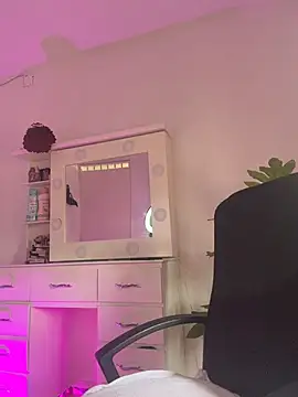 BabyLauritaa online show from July 3, 8:15 pm