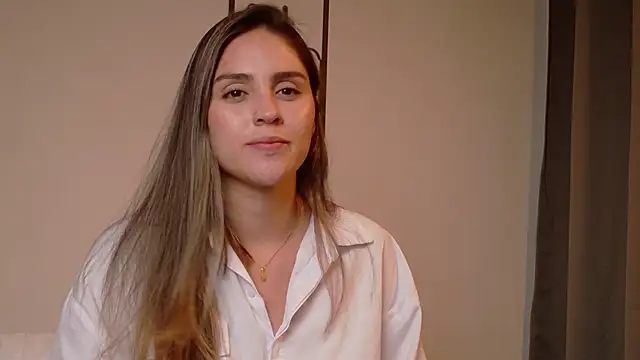 VictoriaNova  online show from May 28, 10:29 pm