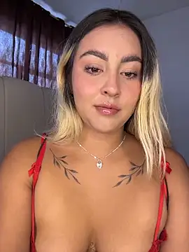 Elina Hills online show from May 7, 6:46 pm