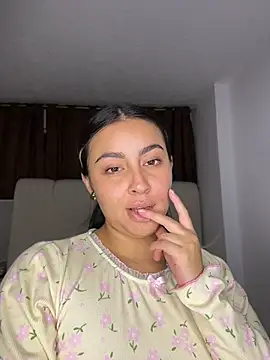 Elina Hills online show from May 24, 12:04 am
