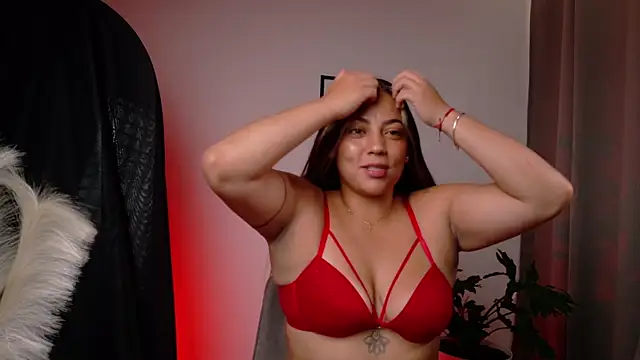 Snapshot of Zara_Nova chatting on April 2, 2:26 pm Zara Nova online show from April 2, 2:26 pm