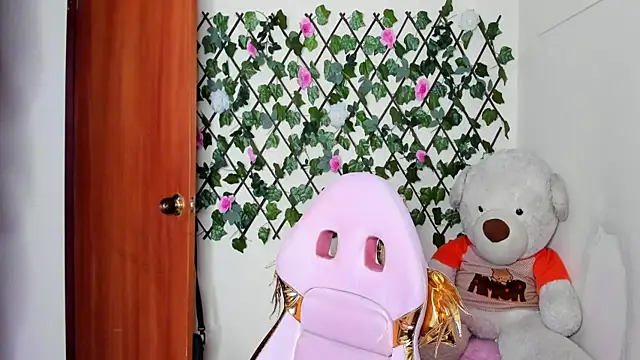 Snapshot of melani_ferraraa_ chatting on November 5, 3:17 am melani ferraraa online show from November 5, 3:17 am