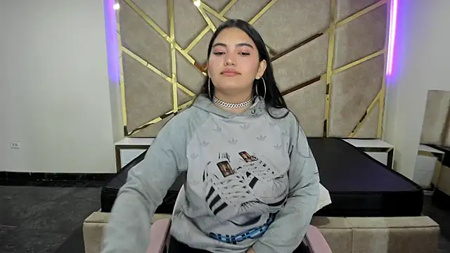 Snapshot of Frrreyaa chatting on November 7, 2:22 am Frrreyaa online show from November 7, 2:22 am