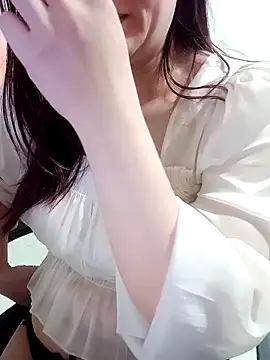 Snapshot of Elisha_22 chatting on November 2, 5:37 pm Elisha 22 online show from November 2, 5:37 pm