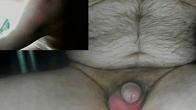 Snapshot of sexxme214 chatting on November 6, 12:39 pm sexxme214 online show from November 6, 12:39 pm