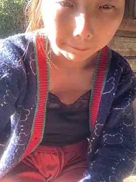 Snapshot of bi-bo123 chatting on November 29, 1:41 am bi-bo123 online show from November 29, 1:41 am