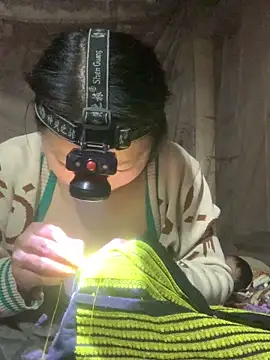 Snapshot of bi-bo123 chatting on December 3, 1:20 pm bi-bo123 online show from December 3, 1:20 pm