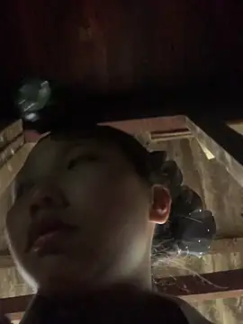 Snapshot of bi-bo123 chatting on December 14, 1:44 am bi-bo123 online show from December 14, 1:44 am