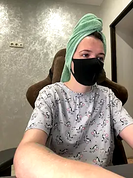 Snapshot of ZlatoslavaLo chatting on November 25, 7:19 am ZlatoslavaLo online show from November 25, 7:19 am