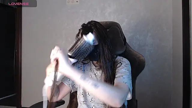 Snapshot of ZlatoslavaLo chatting on November 28, 6:16 am ZlatoslavaLo online show from November 28, 6:16 am