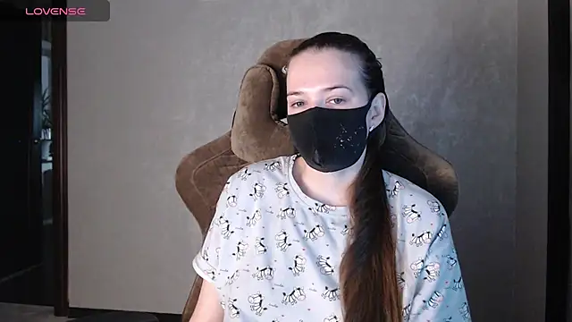 Snapshot of ZlatoslavaLo chatting on December 1, 6:18 am ZlatoslavaLo online show from December 1, 6:18 am