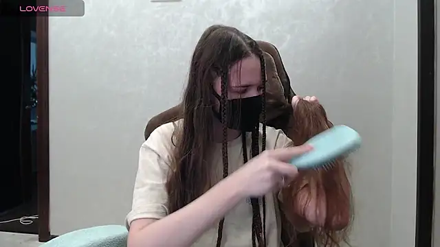 Snapshot of ZlatoslavaLo chatting on December 4, 9:40 am ZlatoslavaLo online show from December 4, 9:40 am