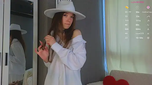 tinyanie online show from June 12, 4:28 pm
