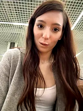 LilluKatten online show from November 5, 10:15 am