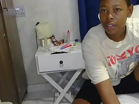 Snapshot of baddiemine05 chatting on November 22, 12:59 pm baddiemine05 online show from November 22, 12:59 pm