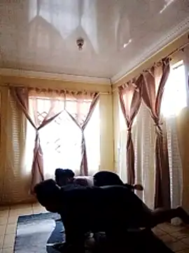 Snapshot of MassiveBoobsxxxx chatting on November 14, 7:29 am MassiveBoobsxxxx online show from November 14, 7:29 am