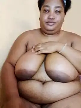 Snapshot of MassiveBoobsxxxx chatting on November 27, 10:17 am MassiveBoobsxxxx online show from November 27, 10:17 am