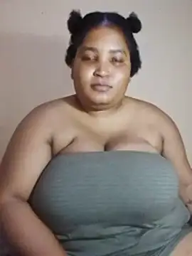 Snapshot of MassiveBoobsxxxx chatting on December 2, 6:47 pm MassiveBoobsxxxx online show from December 2, 6:47 pm