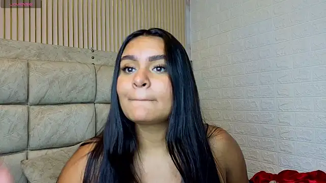 amarahanks1 online show from January 9, 8:50 am