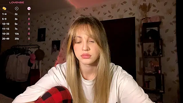 OrethaEredia online show from November 9, 3:54 pm