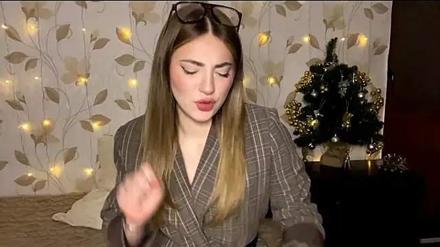 OrethaEredia online show from December 20, 6:04 pm