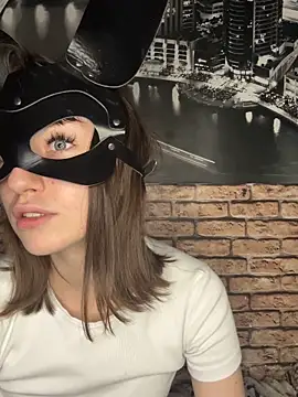 bunnyria1 online show from October 31, 1:56 pm