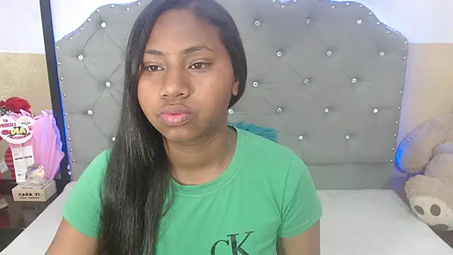 Snapshot of valentinavega18x chatting on November 26, 4:13 am valentinavega18x online show from November 26, 4:13 am