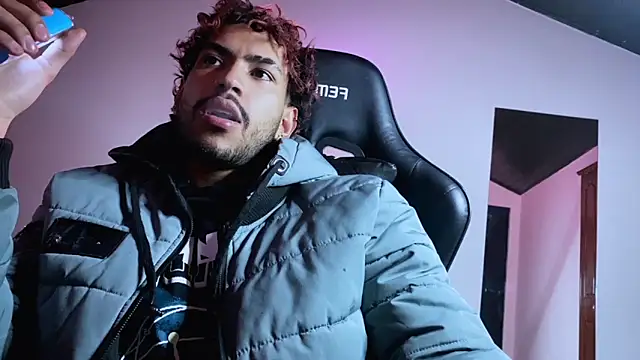 Snapshot of 3v1l chatting on November 8, 10:19 pm 3v1l online show from November 8, 10:19 pm