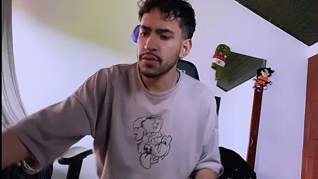 Snapshot of 3v1l chatting on December 19, 7:10 pm 3v1l online show from December 19, 7:10 pm