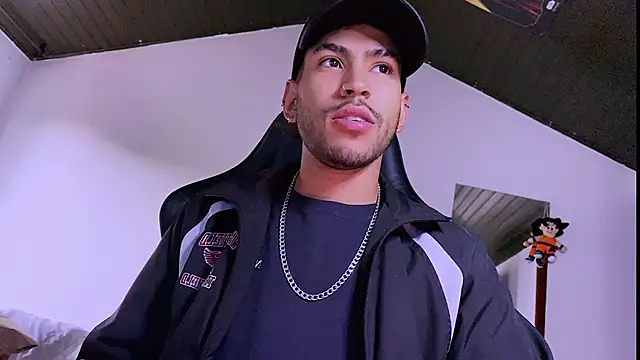 Snapshot of 3v1l chatting on January 8, 9:39 pm 3v1l online show from January 8, 9:39 pm