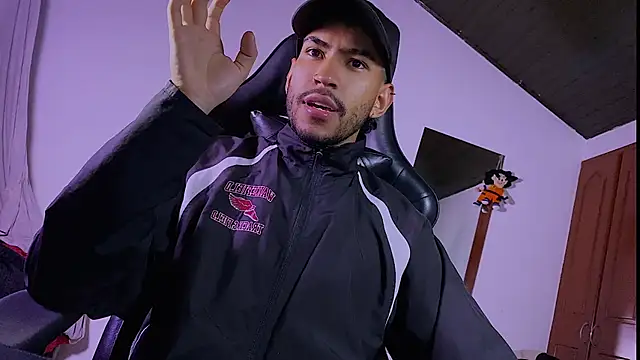 Snapshot of 3v1l chatting on February 3, 2:53 am 3v1l online show from February 3, 2:53 am